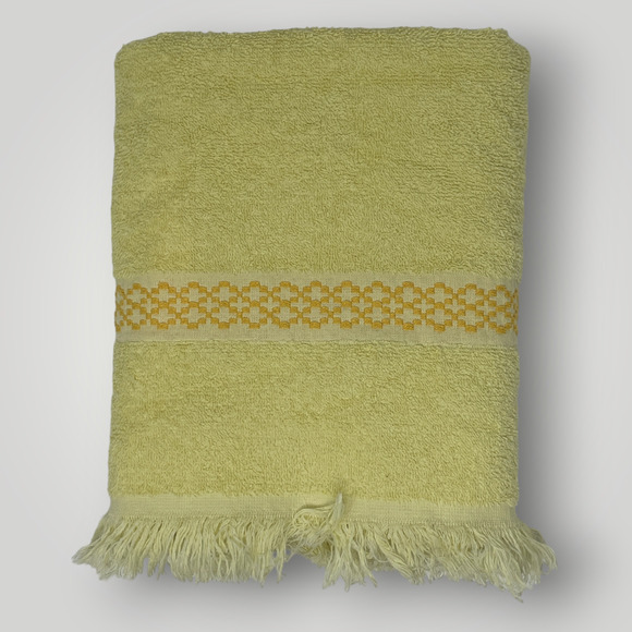 Vintage Cannon Bath Towel Yellow Fringed Diamond Pattern Cotton USA Made - Picture 1 of 4
